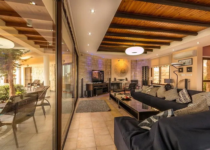 Oceania & Panorama Villa Peyia