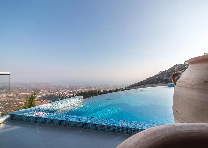 Oceania & Panorama Vilă Peyia